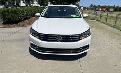 2018 Volkswagen Passat SE W Technology