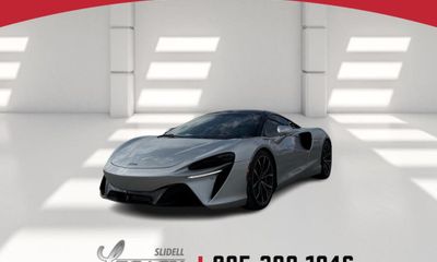 2023 McLaren Artura Base