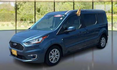 2022 Ford Transit Connect Titanium