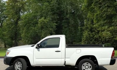 2013 Toyota Tacoma Delux