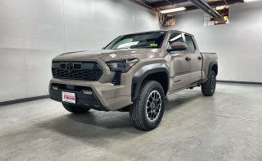 2026 Toyota Tacoma SR5 Xtracab