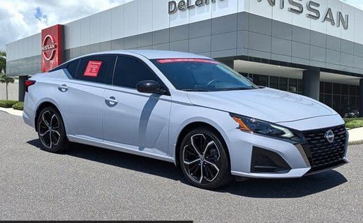 2025 Nissan Altima SR