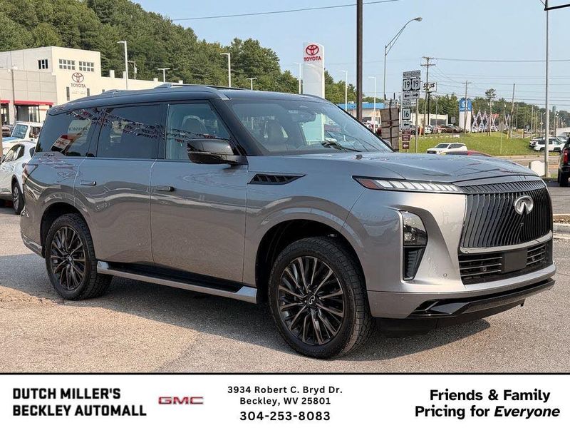 2025 Infiniti QX80 — a typically priced live listing