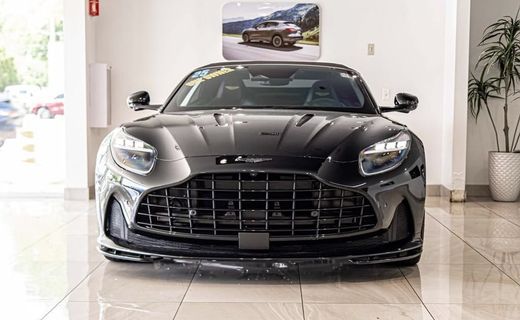 2025 Aston Martin DB12