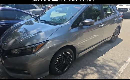 2023 Nissan Leaf SV