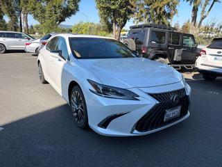 2024 Lexus ES 300H Luxury