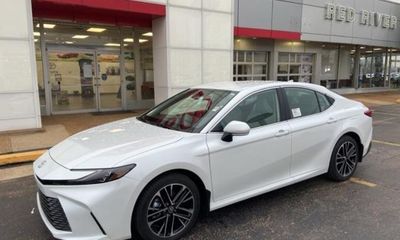 2026 Toyota Camry SE