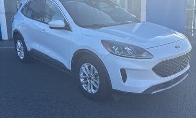 2020 Ford Escape SE