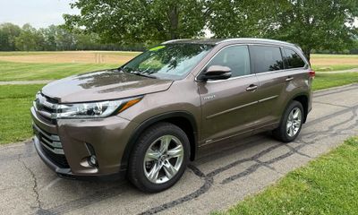2019 Toyota Highlander LTD Platinum Hybrid