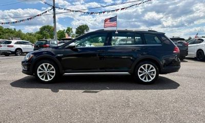 2017 Volkswagen Golf Alltrack S SE