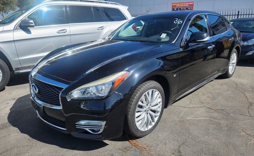 2015 Infiniti Q70L