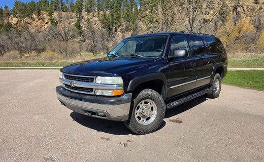 2004 Chevrolet Suburban LS
