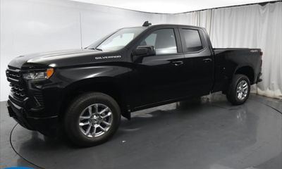 2023 Chevrolet Silverado RST