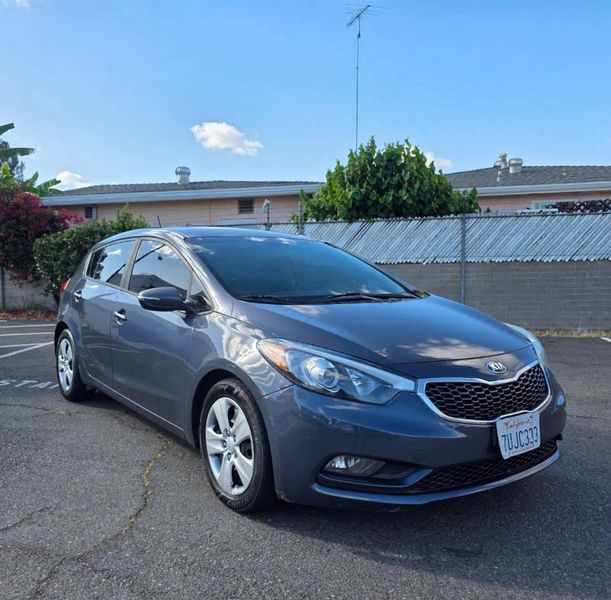 2016 Kia Forte — a typically priced live listing
