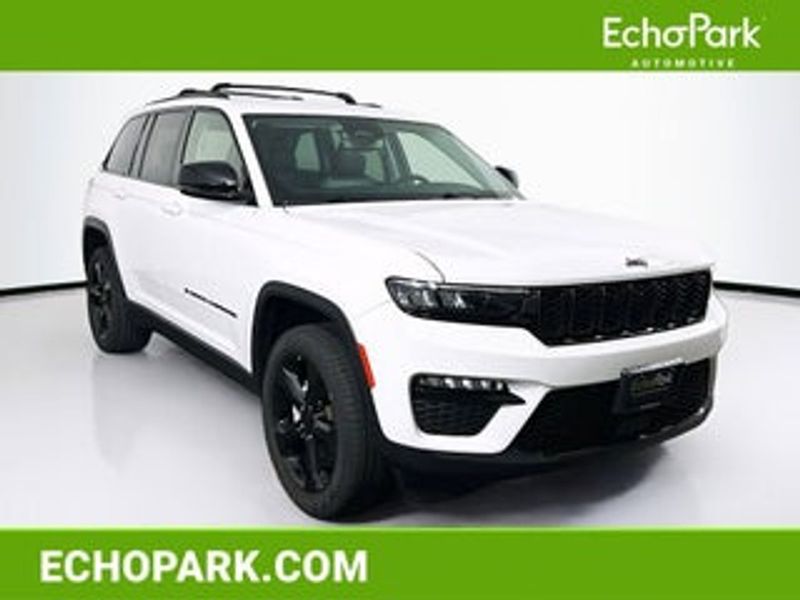 2022 Jeep Cherokee — a typically priced live listing