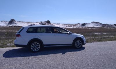 2017 Volkswagen Golf Alltrack S SE