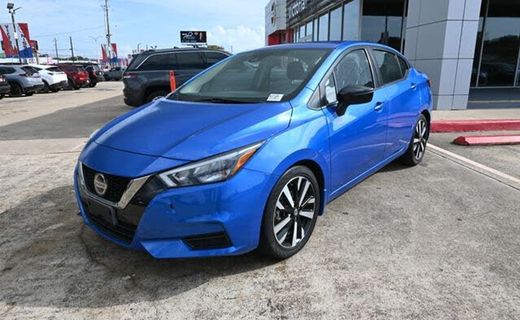2022 Nissan Versa SR