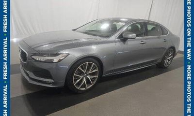 2019 Volvo S90 Momentum