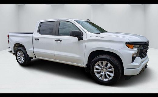 2022 Chevrolet Silverado Custom