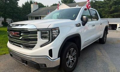 2026 GMC Sierra SLT