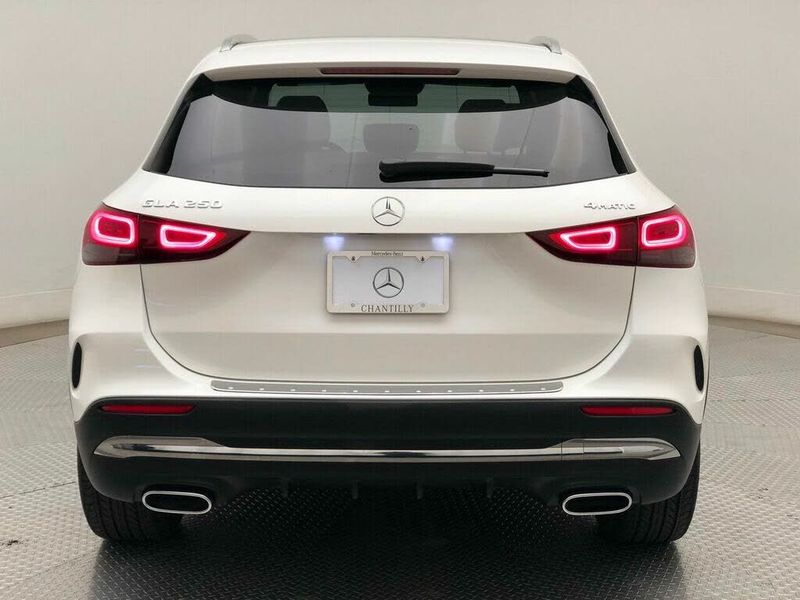 2022 Mercedes-Benz GLA-Class — a typically priced live listing