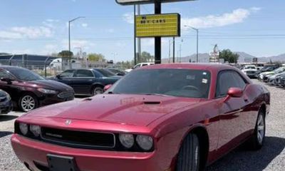 2009 Dodge Challenger Base