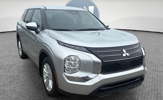 2025 Mitsubishi Outlander ES