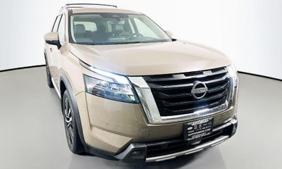 2023 Nissan Pathfinder Platinum
