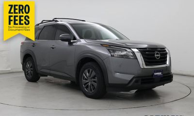 2023 Nissan Pathfinder SV