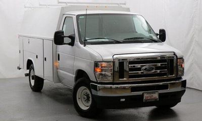 2025 Ford E-350 Super Duty