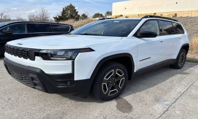 2026 Jeep Cherokee Laredo Limited