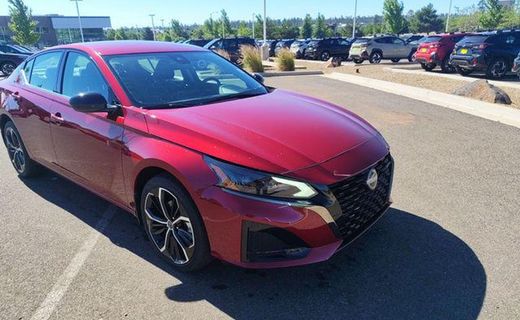 2025 Nissan Altima SR