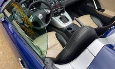 2009 Saturn SKY RED Line