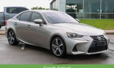 2018 Lexus IS 300