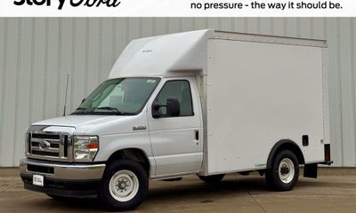 2025 Ford E-350 Super Duty