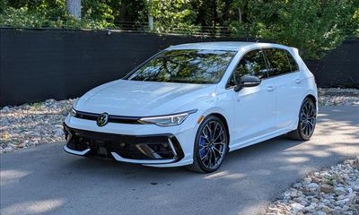 2025 Volkswagen Golf R 2 0 TSI