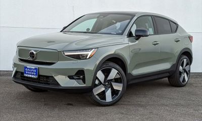 2023 Volvo C40 Ultimate Dark