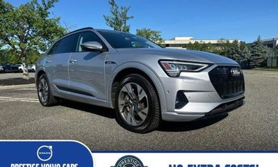2022 Audi E-Tron Quattro Premium