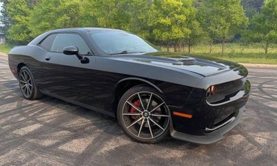 2015 Dodge Challenger SXT Plus