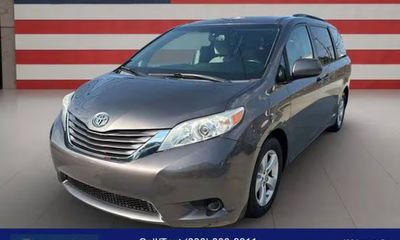 2016 Toyota Sienna LE