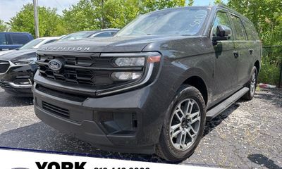 2025 Ford Expedition MAX Active
