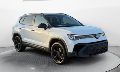 2026 Volkswagen Taos 4Motion SE Black