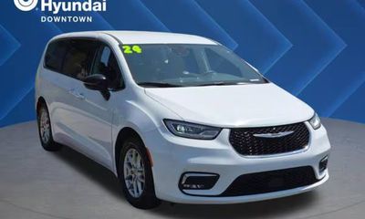 2024 Chrysler Pacifica Touring L