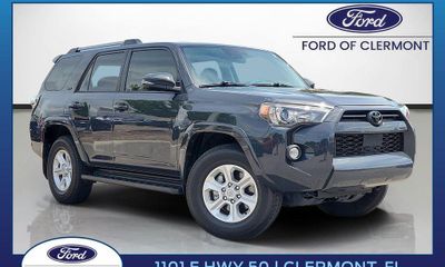 2024 Toyota 4RUNNER SR5 Prem