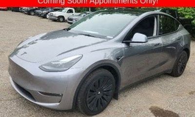 2024 Tesla Model Y Long Range Dual