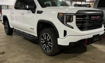 2024 GMC Sierra AT4