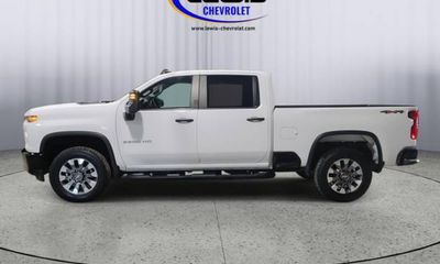 2023 Chevrolet Silverado HD Custom