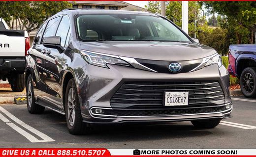 2022 Toyota Sienna XLE