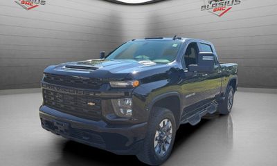 2022 Chevrolet Silverado HD Custom