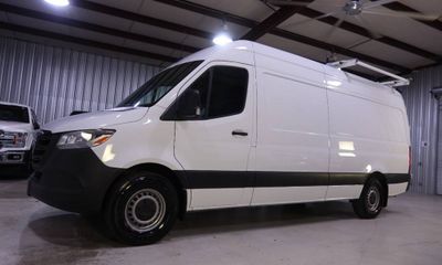 2023 Mercedes-Benz Sprinter 907 VS30
